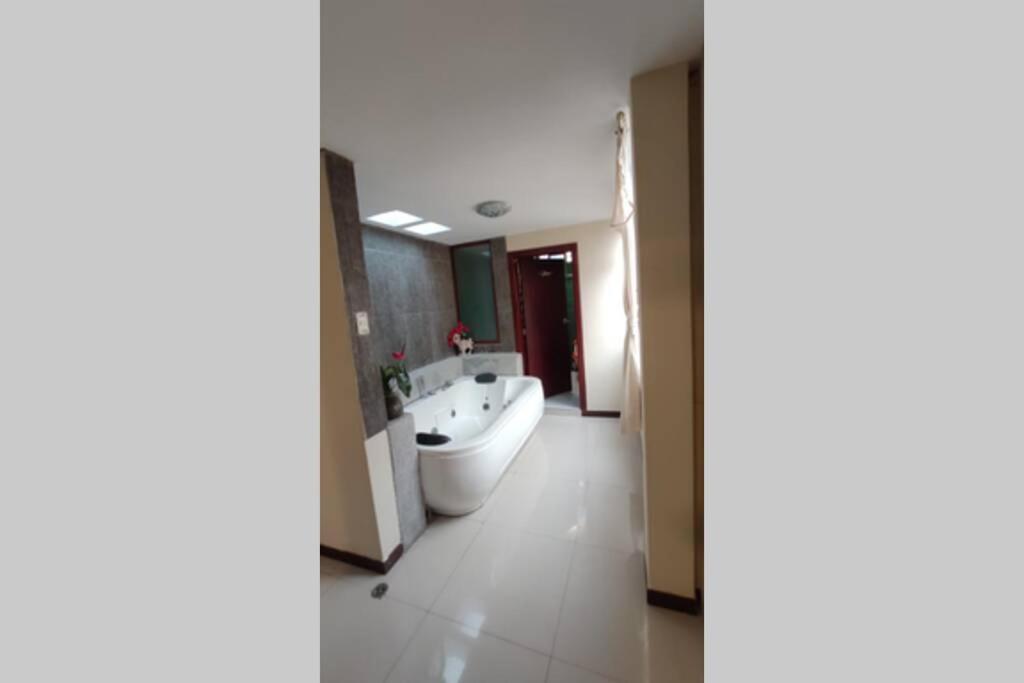 Turi Suite Con Jacuzzi, Centro De La Ciudad Banos  Bagian luar foto